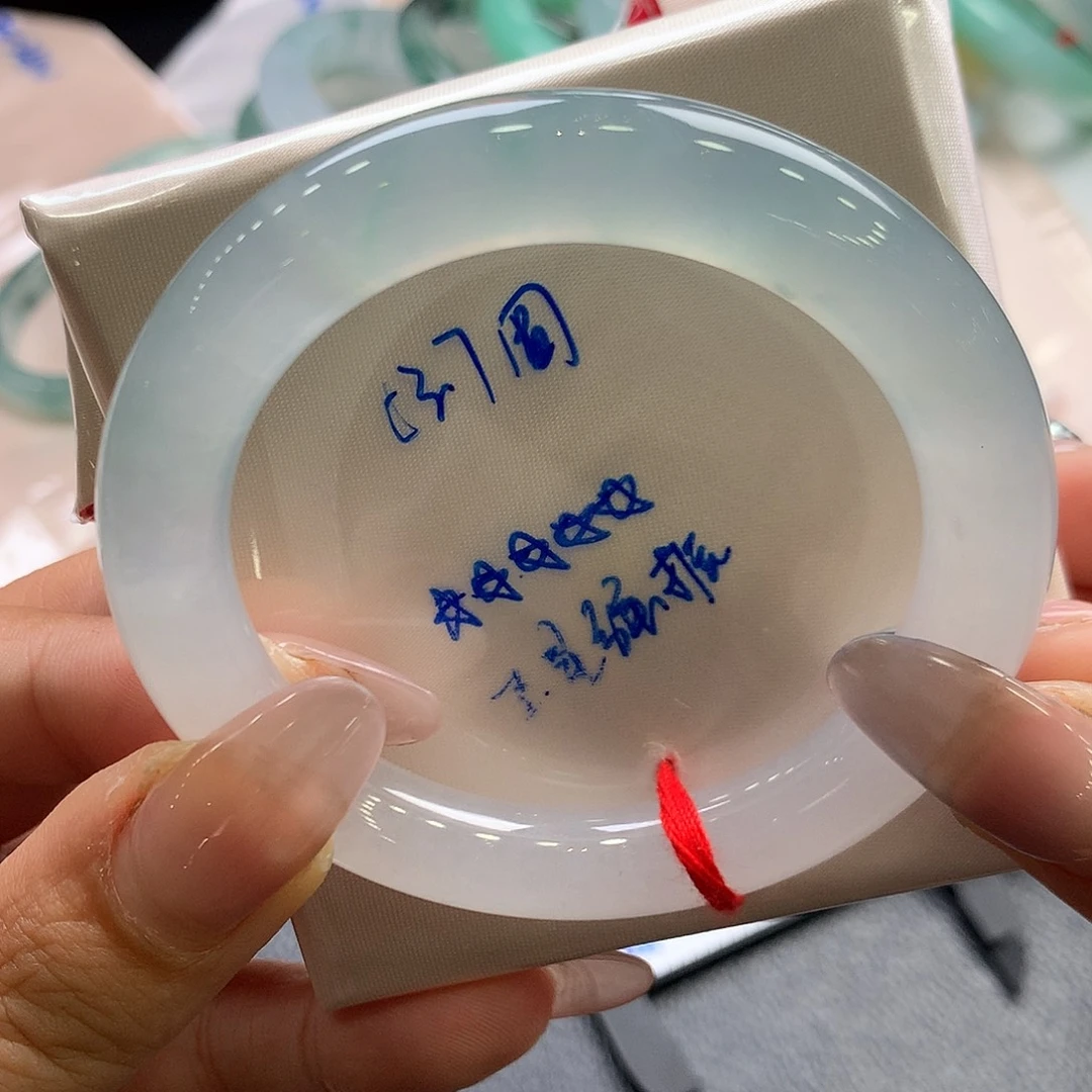 ****美翡翠未镶嵌手镯53.7圆定金