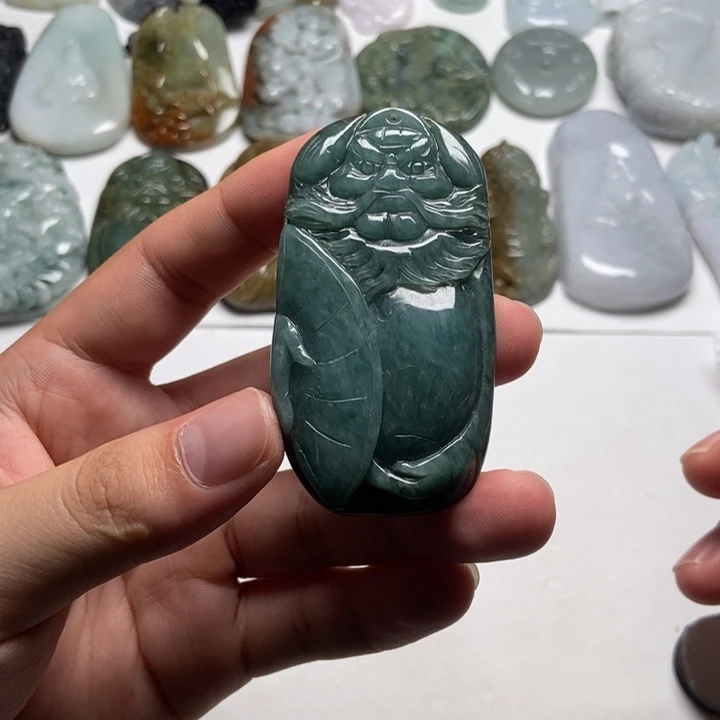 翡翠未镶嵌颈饰钟馗33