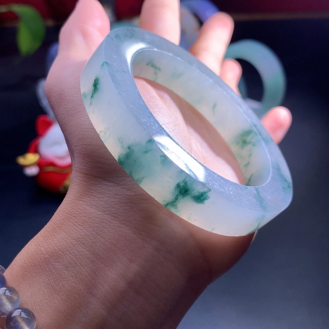 定制翡翠未镶嵌翡翠手镯