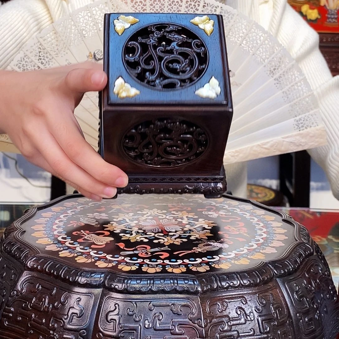 红酸枝木类成套家具大红酸枝香盒