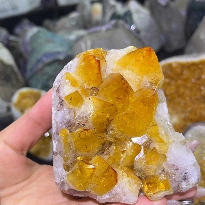 未镶嵌水晶珠宝半成品黄晶簇