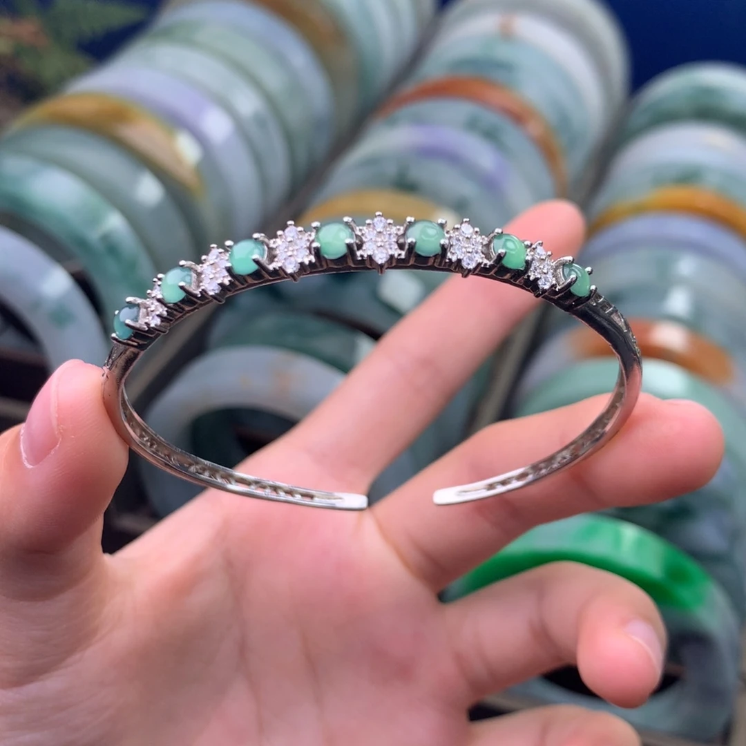 翡翠未镶嵌手镯手镯