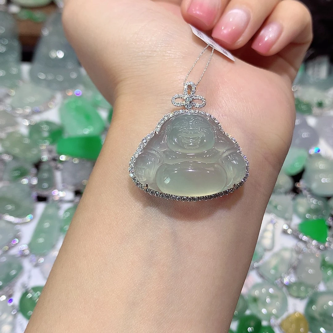 翡翠18K金镶嵌颈饰佛