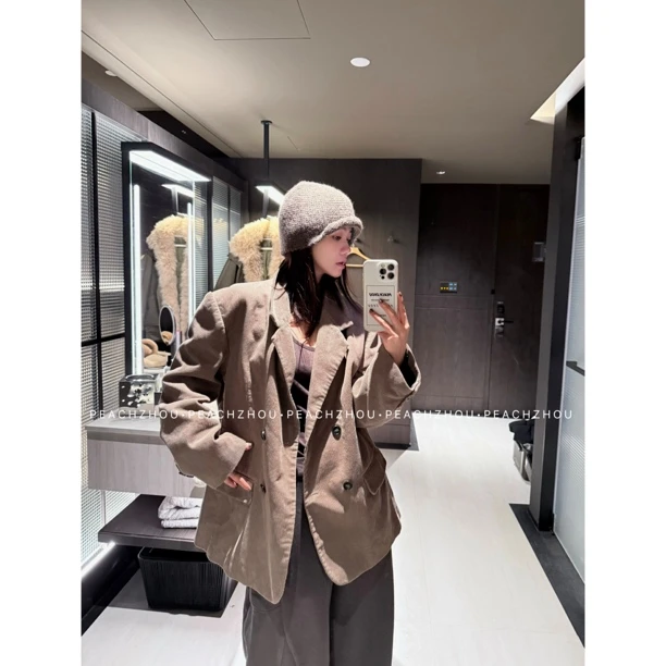 『PEACHZHOU』灯芯绒双排扣90白鸭绒宽松通勤翻驳领羽绒西装外套