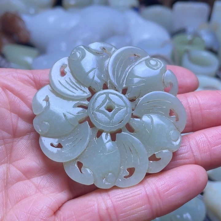 和田玉挂件未镶嵌百**约