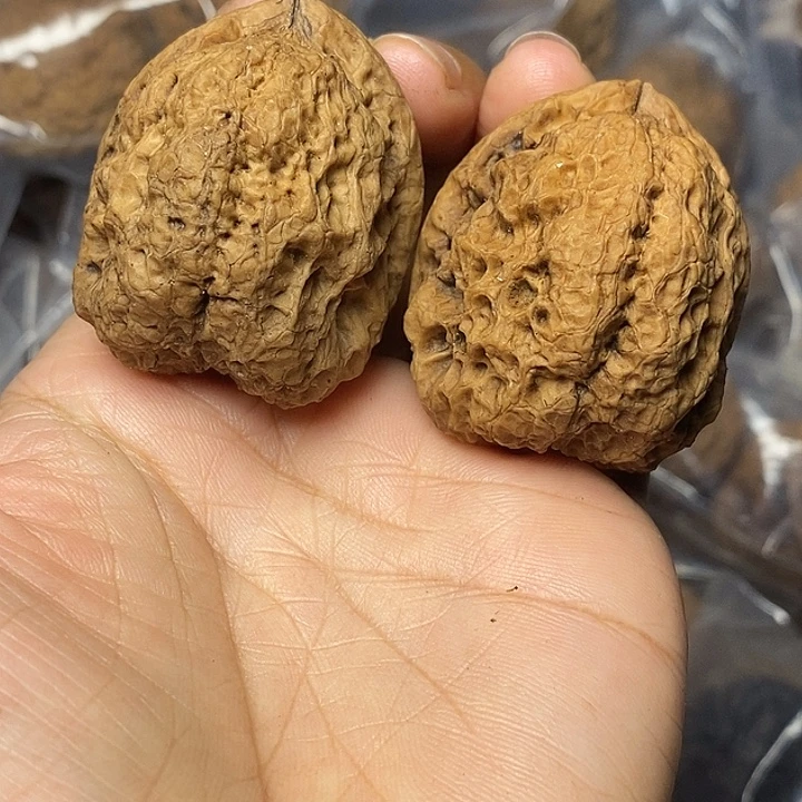 把件文玩核桃云南铁核桃10