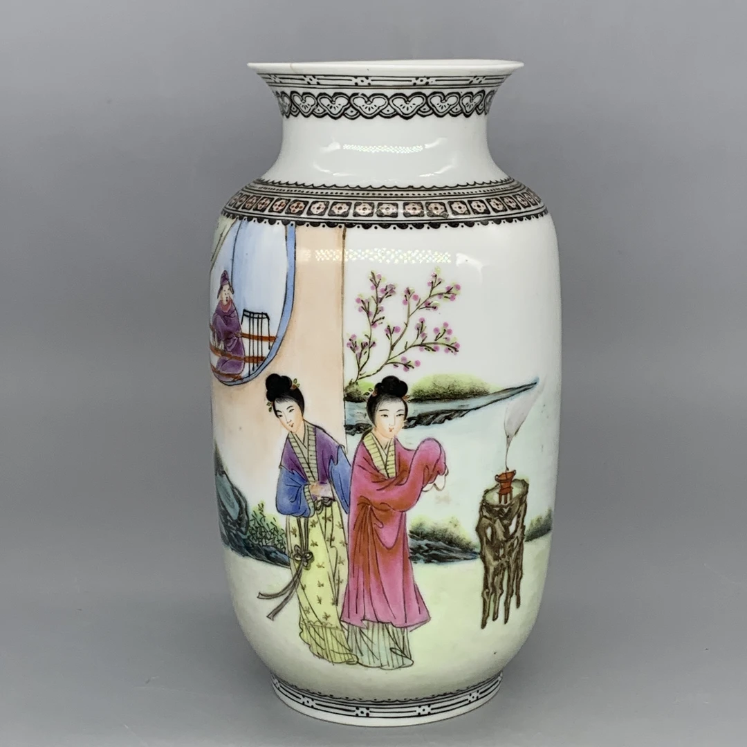 62511229*四五十年代粉彩人物灯笼瓶/瓷器六/江苏省文物总店/J