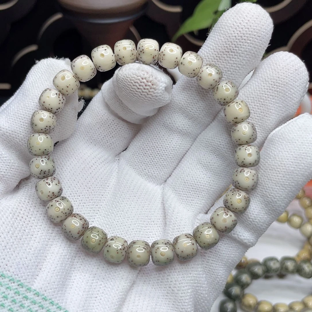 星月菩提吊坠40。8/7骨瓷白通体留白