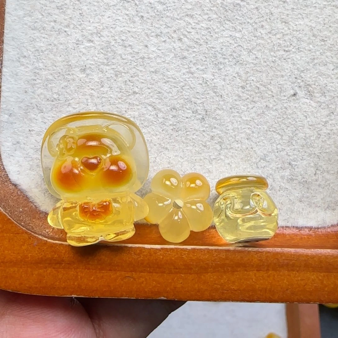 琥珀颈饰未镶嵌琥珀