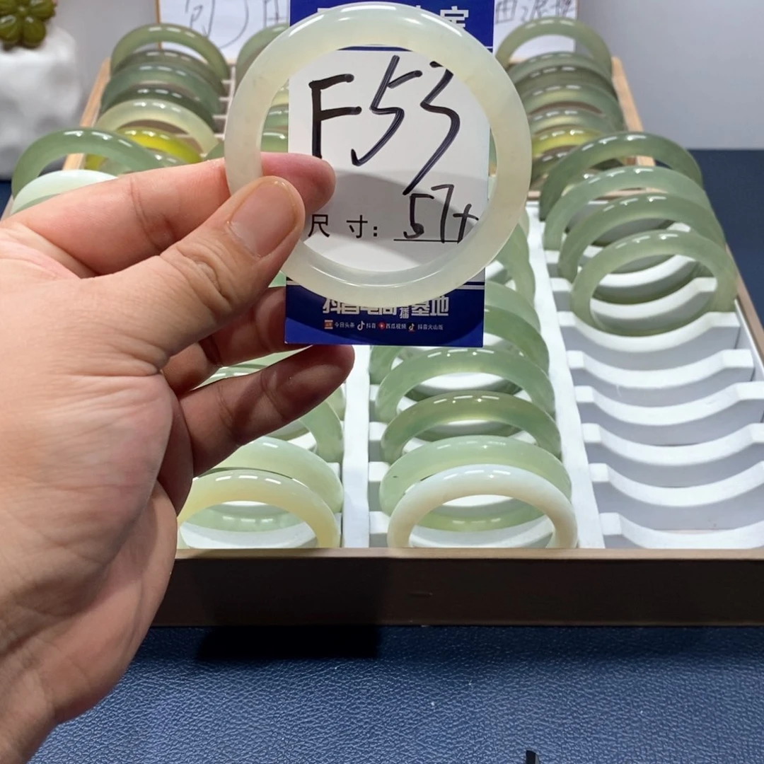 岫玉手镯未镶嵌手镯