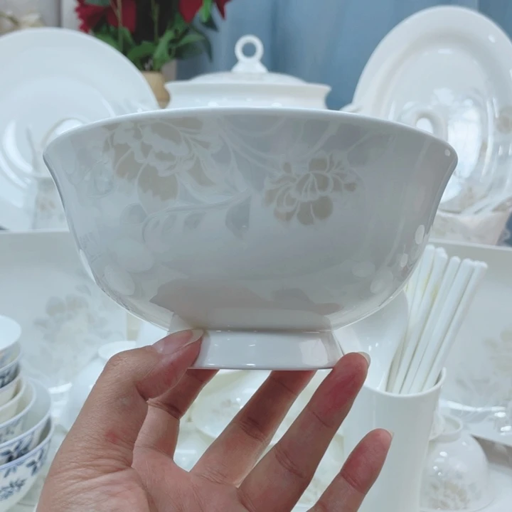 瓷倾城伊人6英寸高脚面碗4个+4个小汤勺