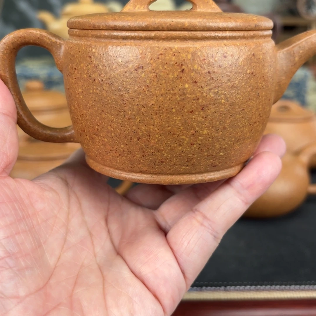 紫砂茶壶梨皮黄段汉瓦200