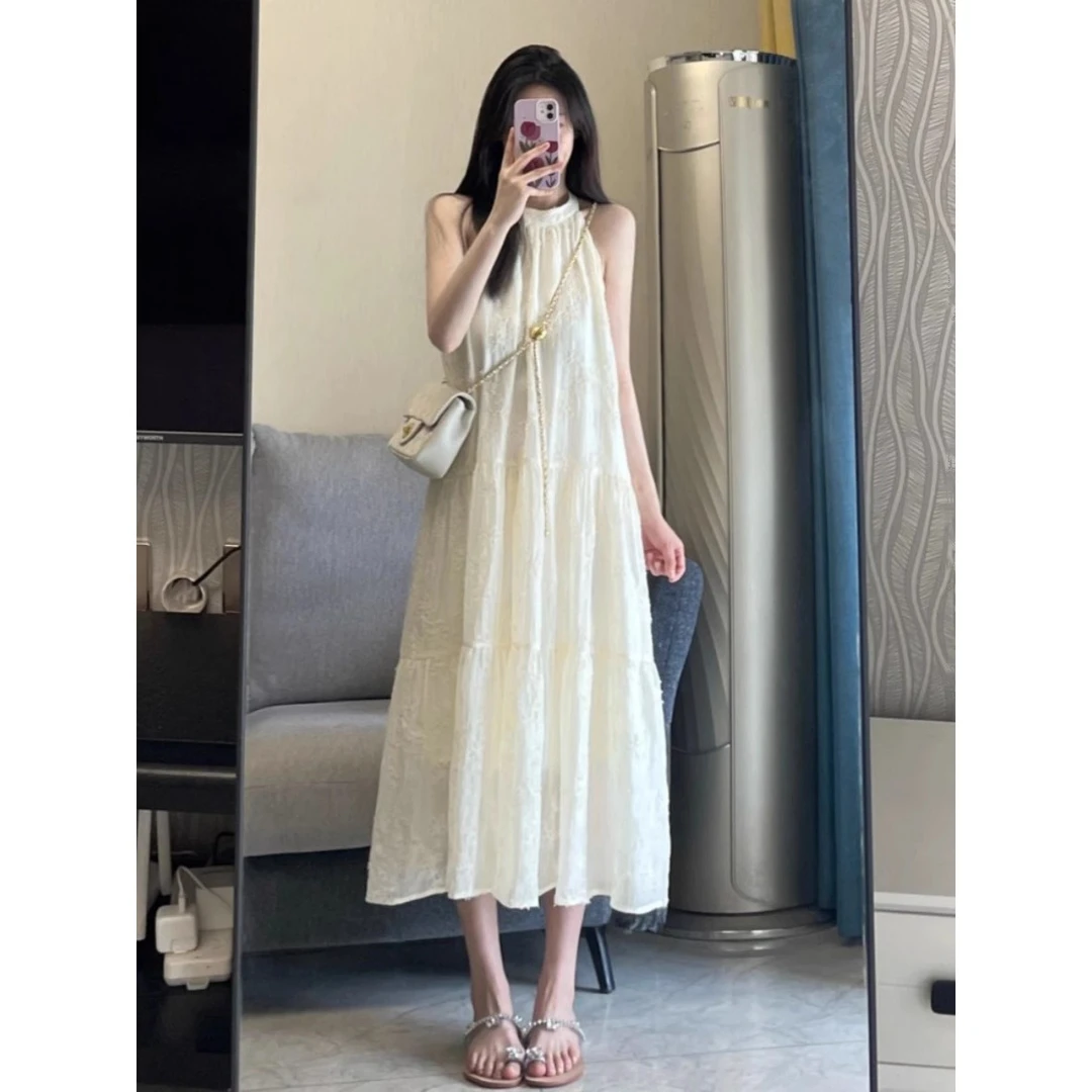 法式高级感挂脖吊带连衣裙女夏季2025新款无袖露肩度假无袖长裙子