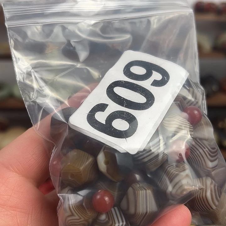 玛瑙/玉髓颈饰合金画****）