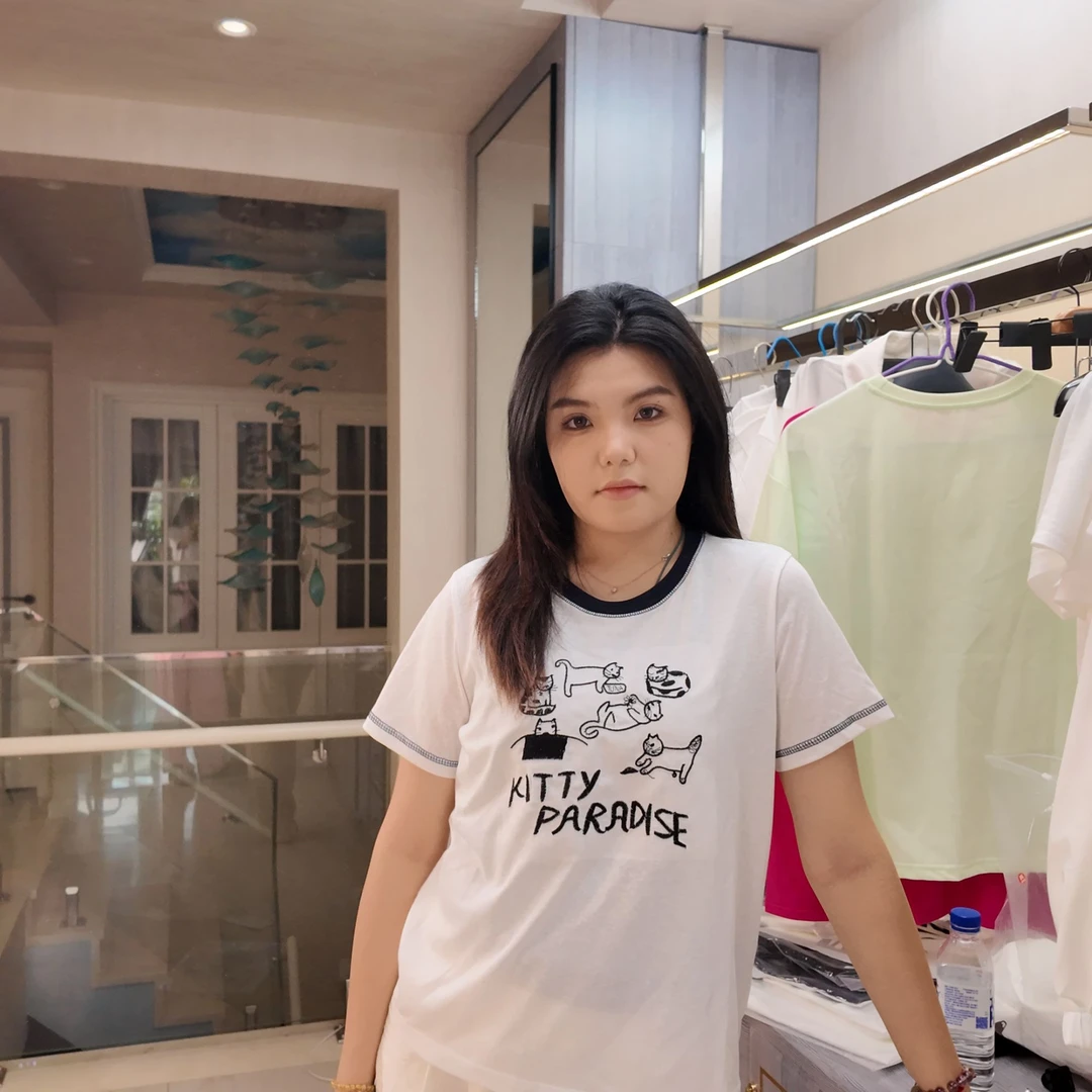 卡通动漫印花短袖休闲风透气T恤白色运动修身简约风