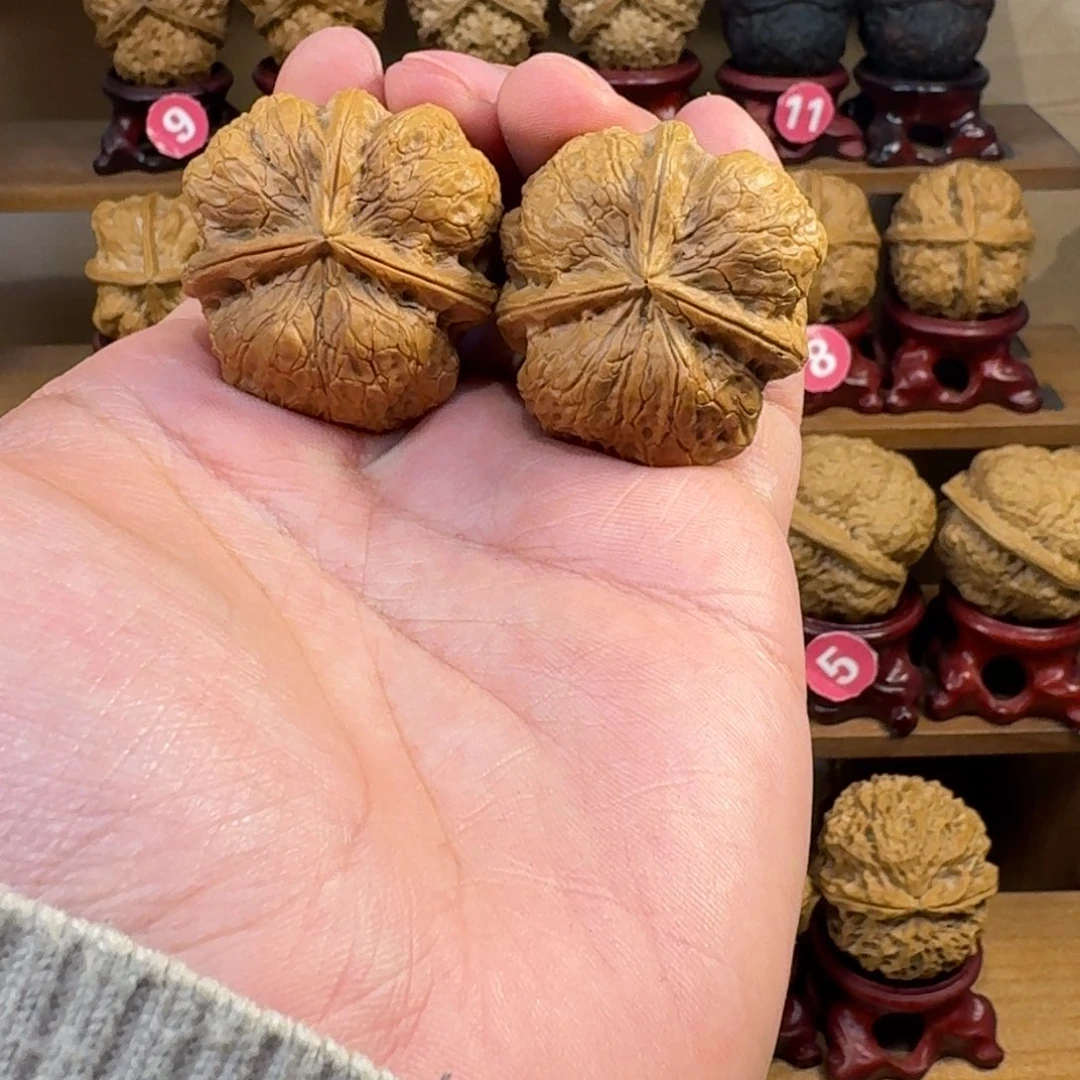 铁核桃把件陀螺三棱奔驰