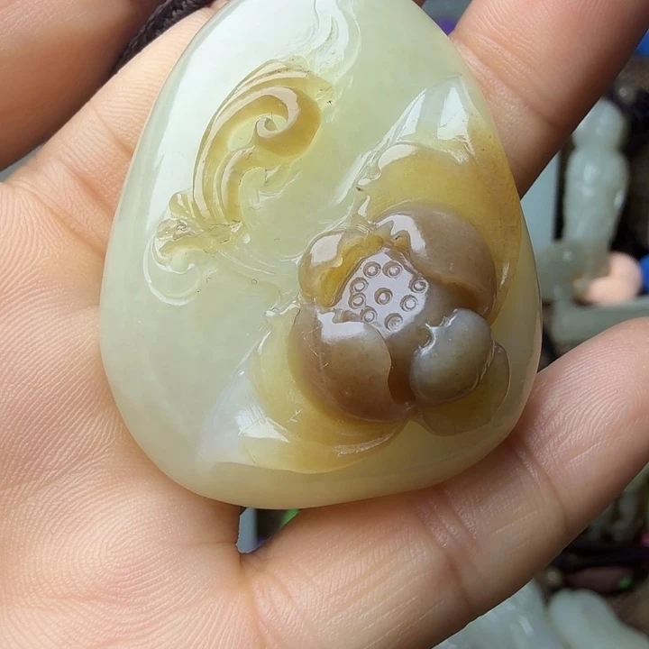 和田玉（糖玉）未镶嵌挂件