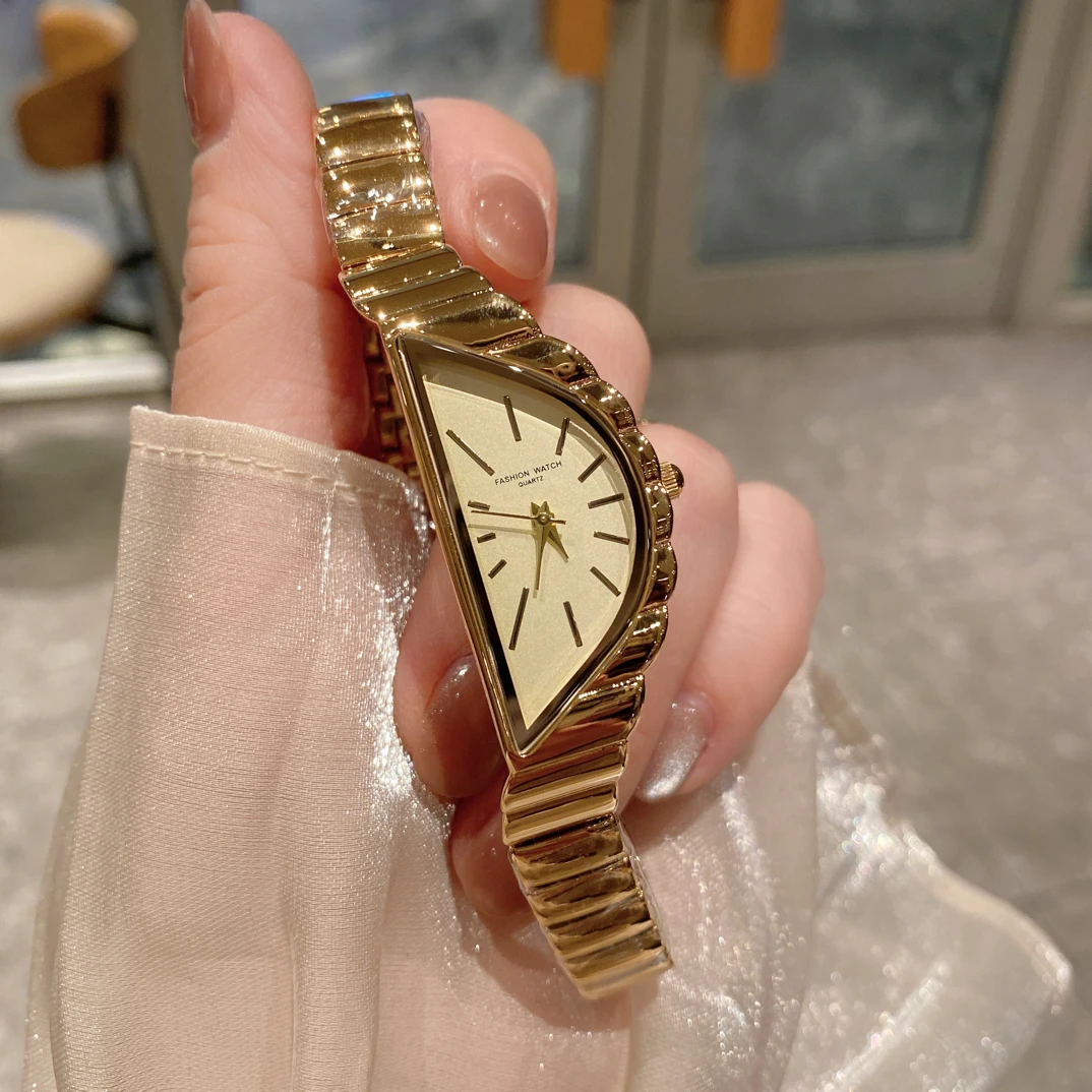 金色半月盘不规则女表 小众潮流高级感手表 ins风设计手表52
