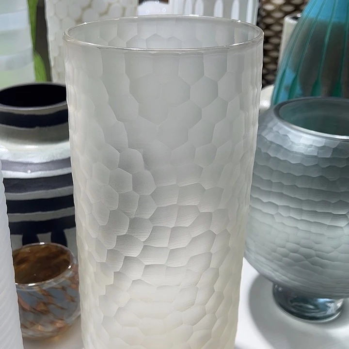 淡黄色磨刻花瓶花器高31口12