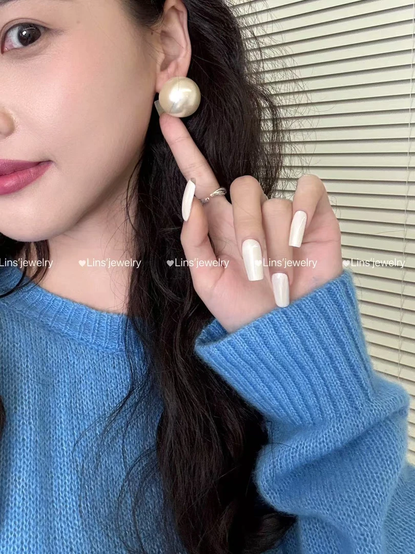 铜合金耳饰 25mm超大珠珠赫本风氛围感耳钉~法式气质简约小众