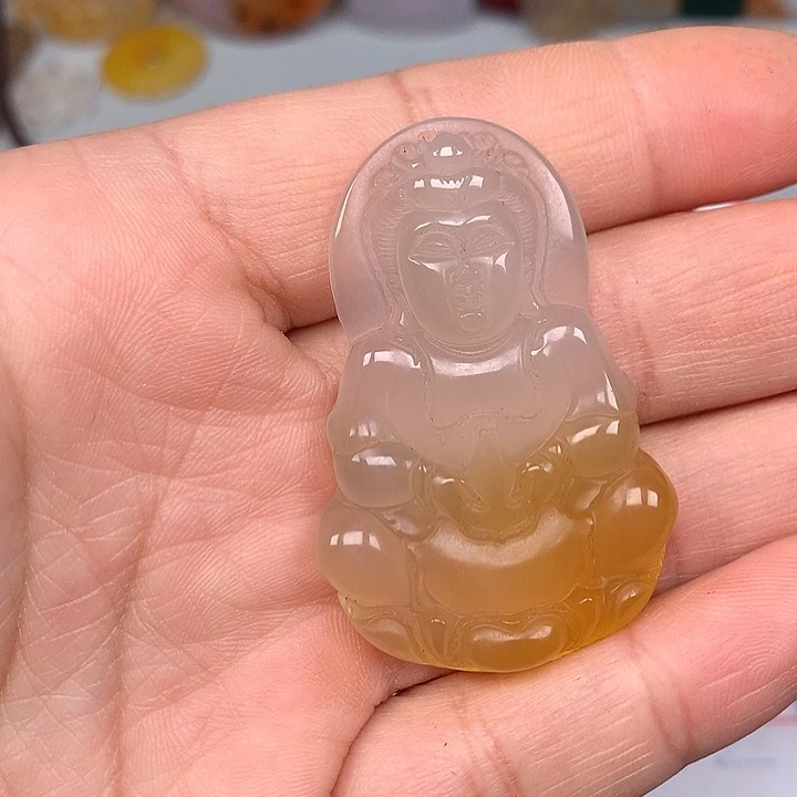 蔡***蔡玛瑙/玉髓未镶嵌颈饰