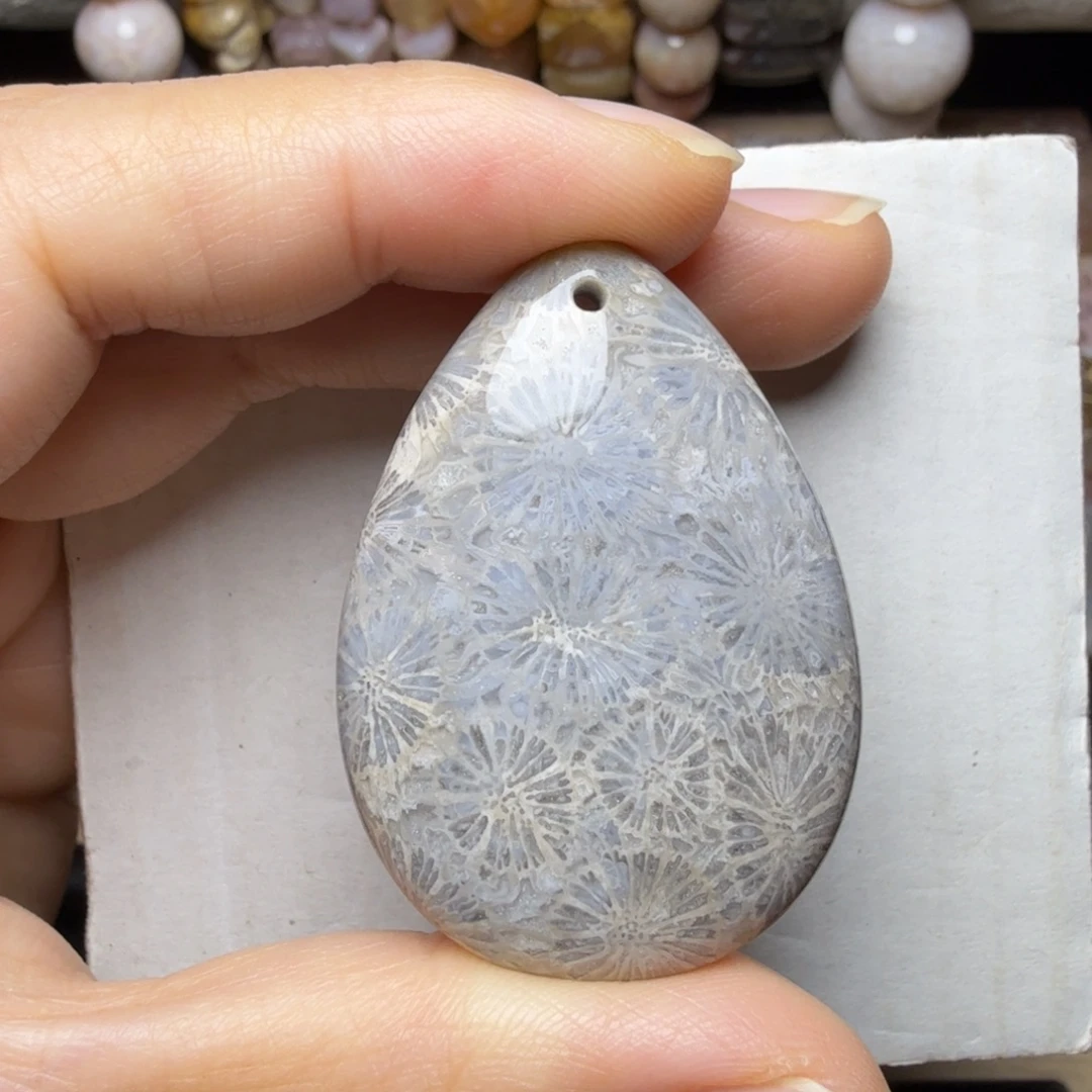 硅化玉未镶嵌灰大花