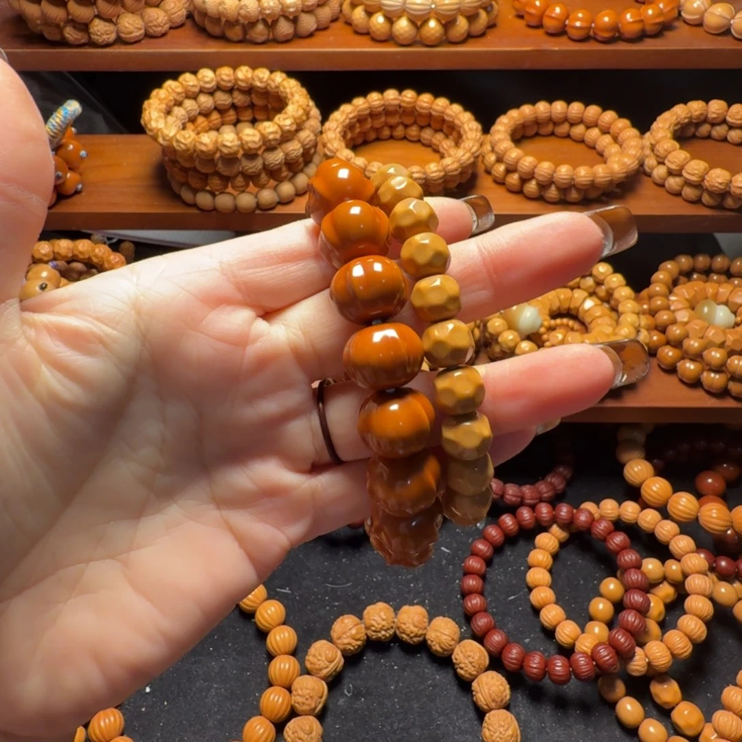 @***头吊坠猴头核桃鲨鱼奶酪