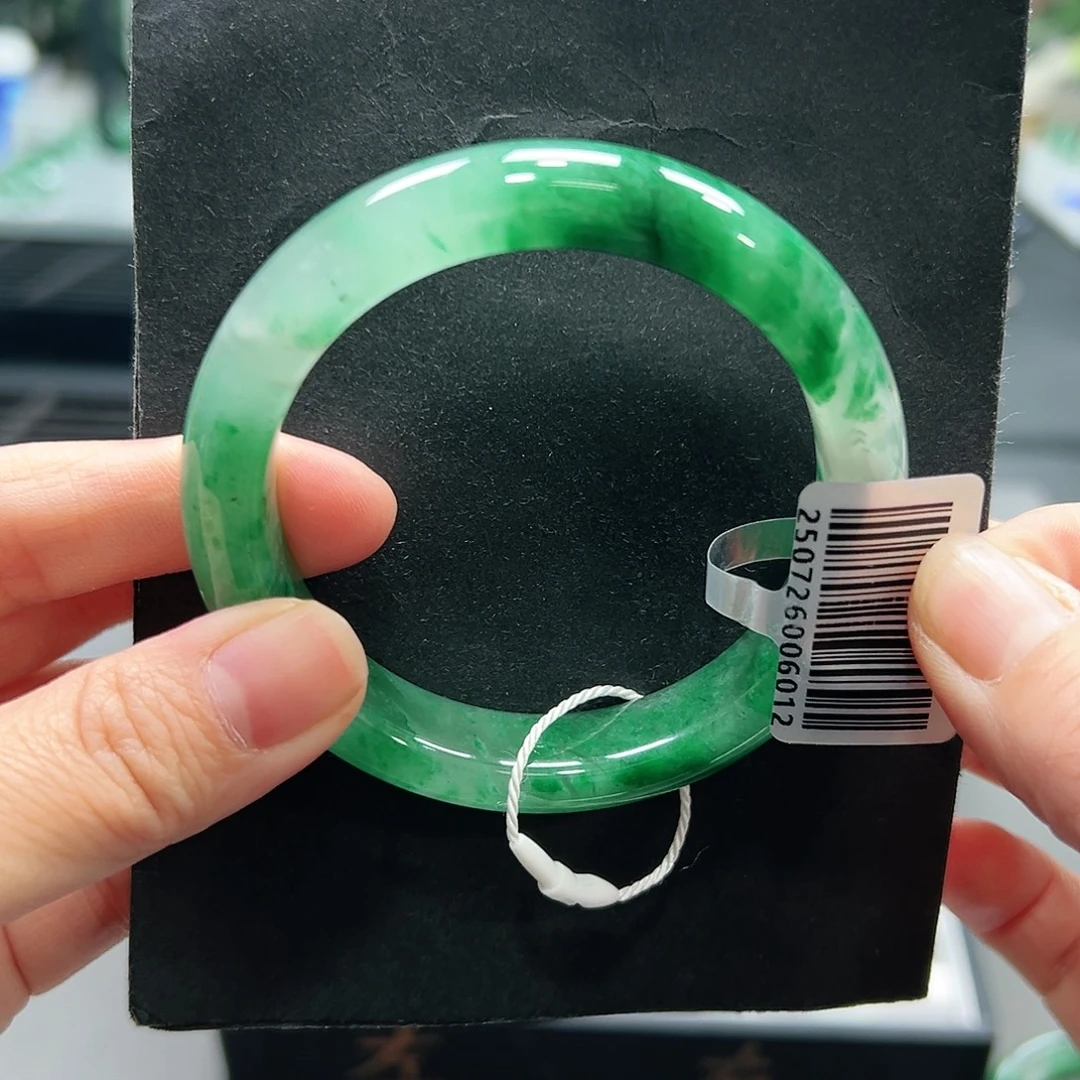 石英质玉（非洲翠）未镶嵌手镯