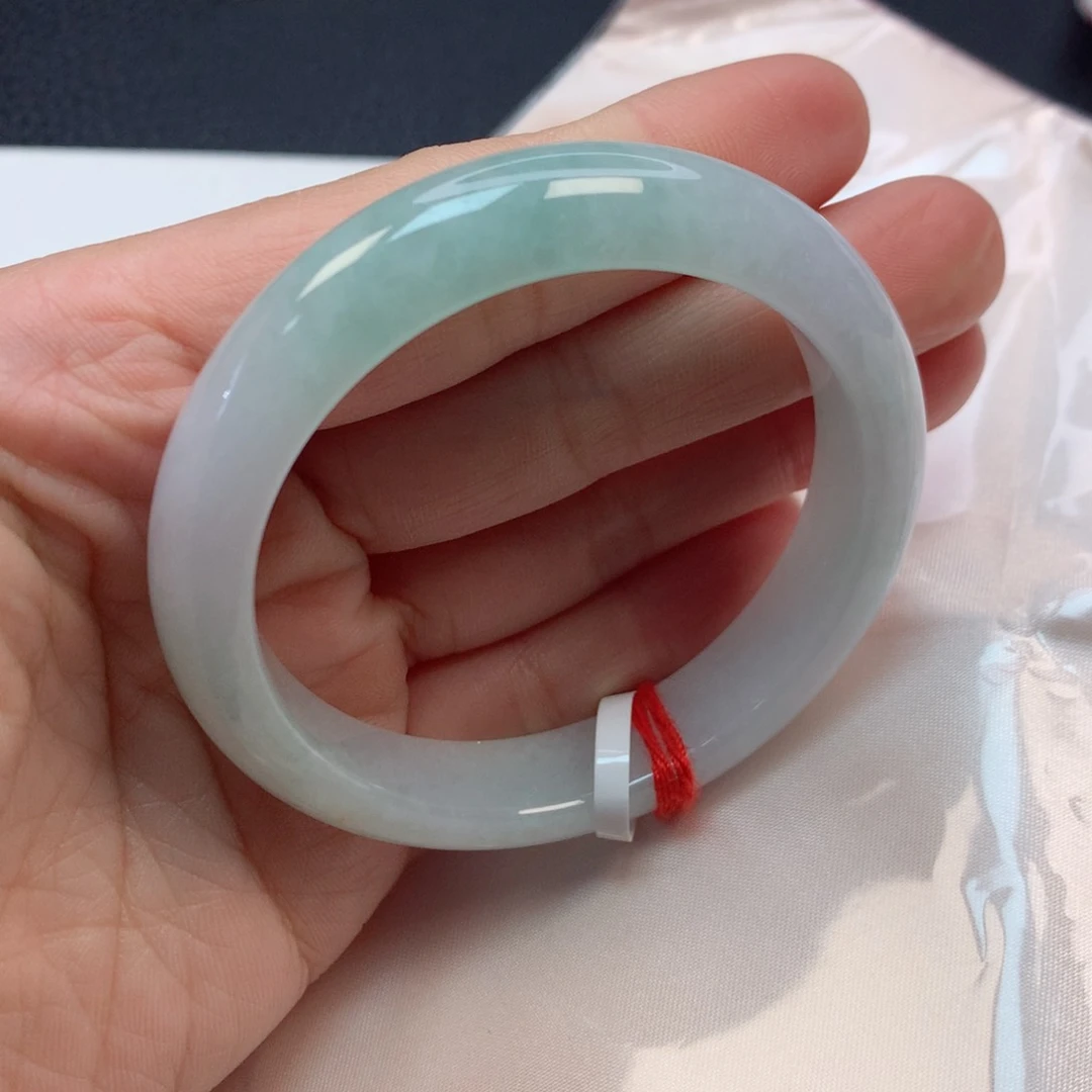 翡翠手镯未镶嵌52圈