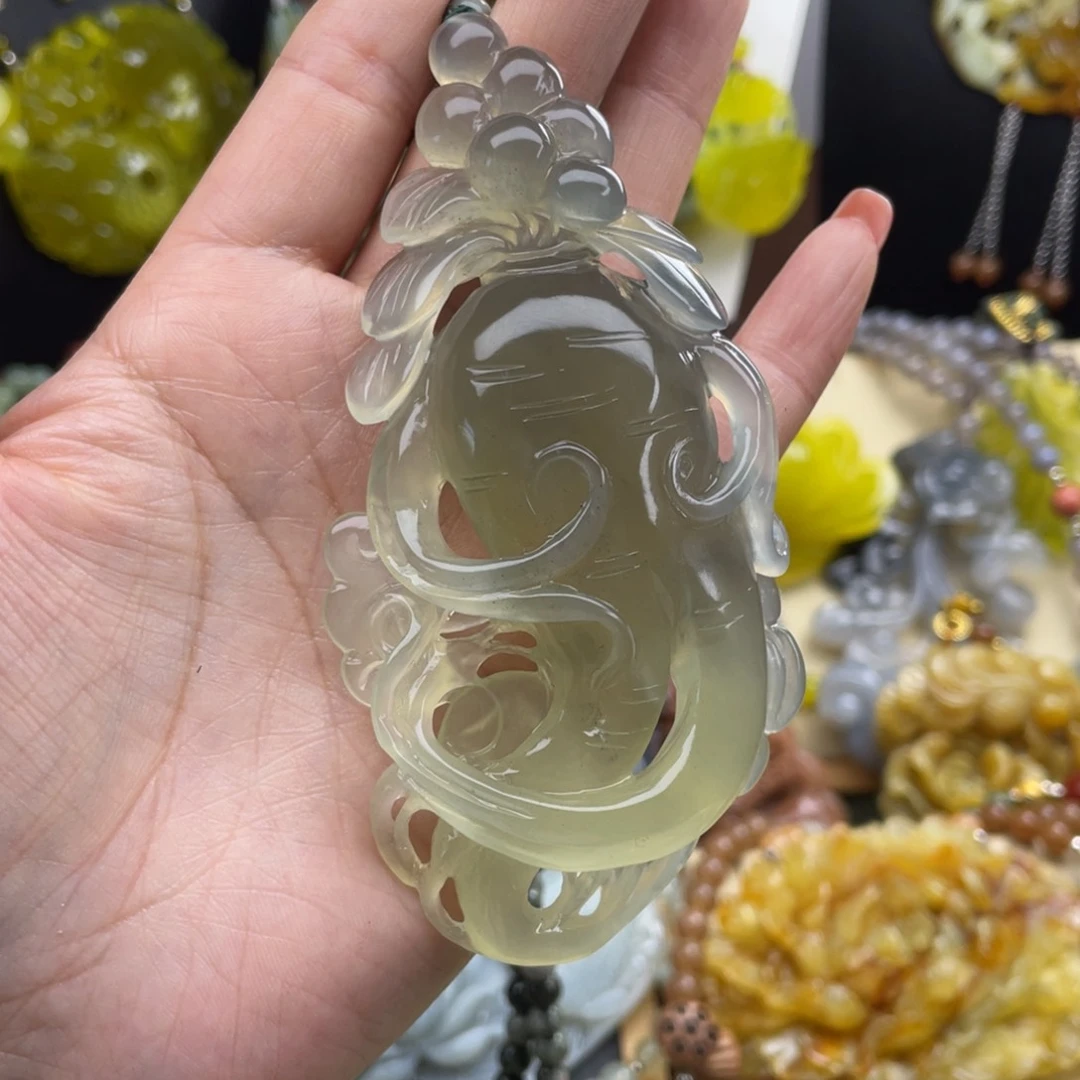 未镶嵌蛇纹石玉颈饰