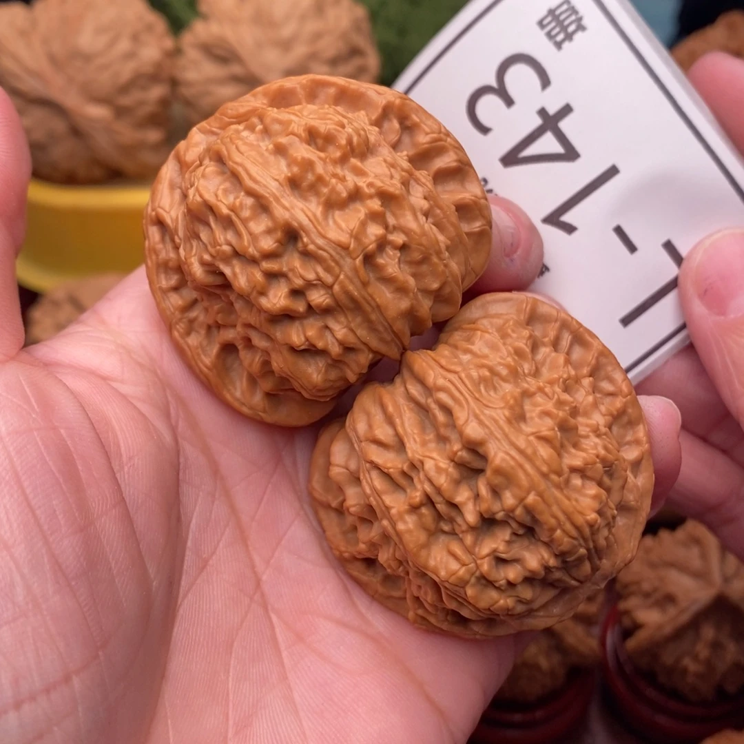 文玩核桃把件狮子头43…..