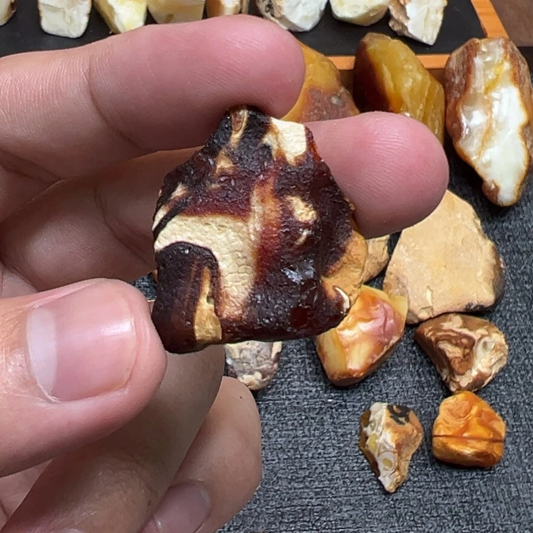 定制琥珀未镶嵌蜜蜡