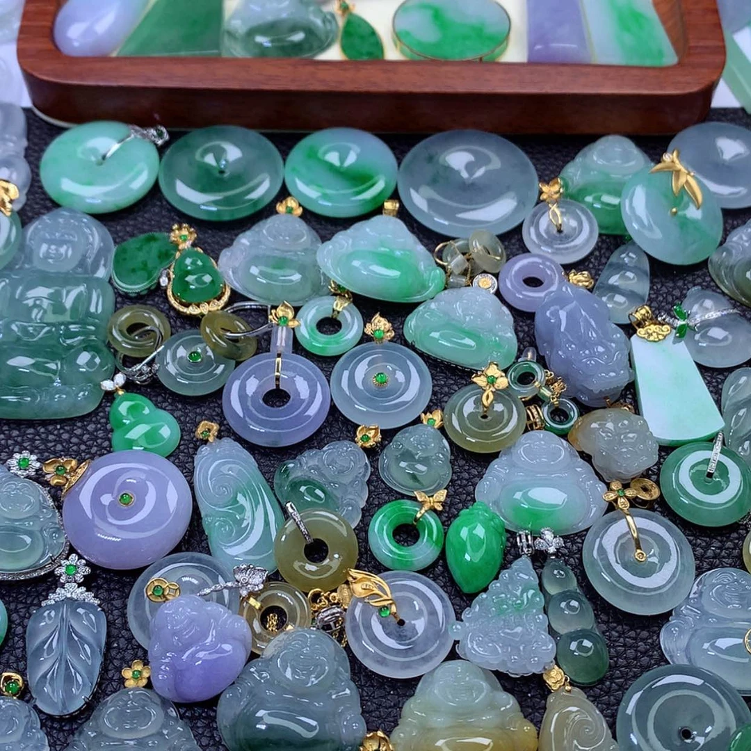 【闪购商品】吊坠(赠链)18K金镶嵌翡翠