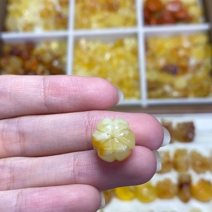 琥珀未镶嵌裸石南瓜