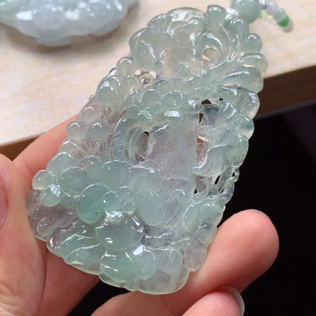 翡翠未镶嵌颈饰吊坠