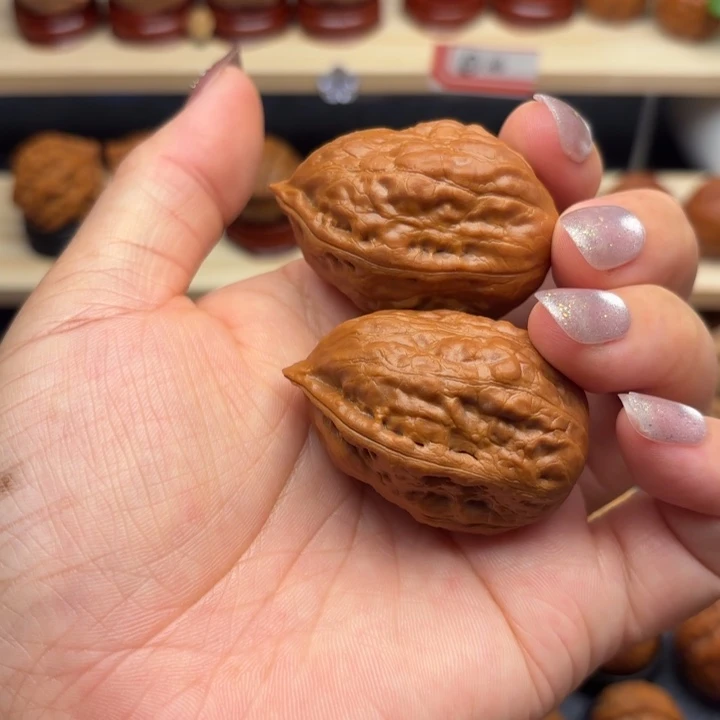 文玩核桃把件野生核桃秋子手捻055