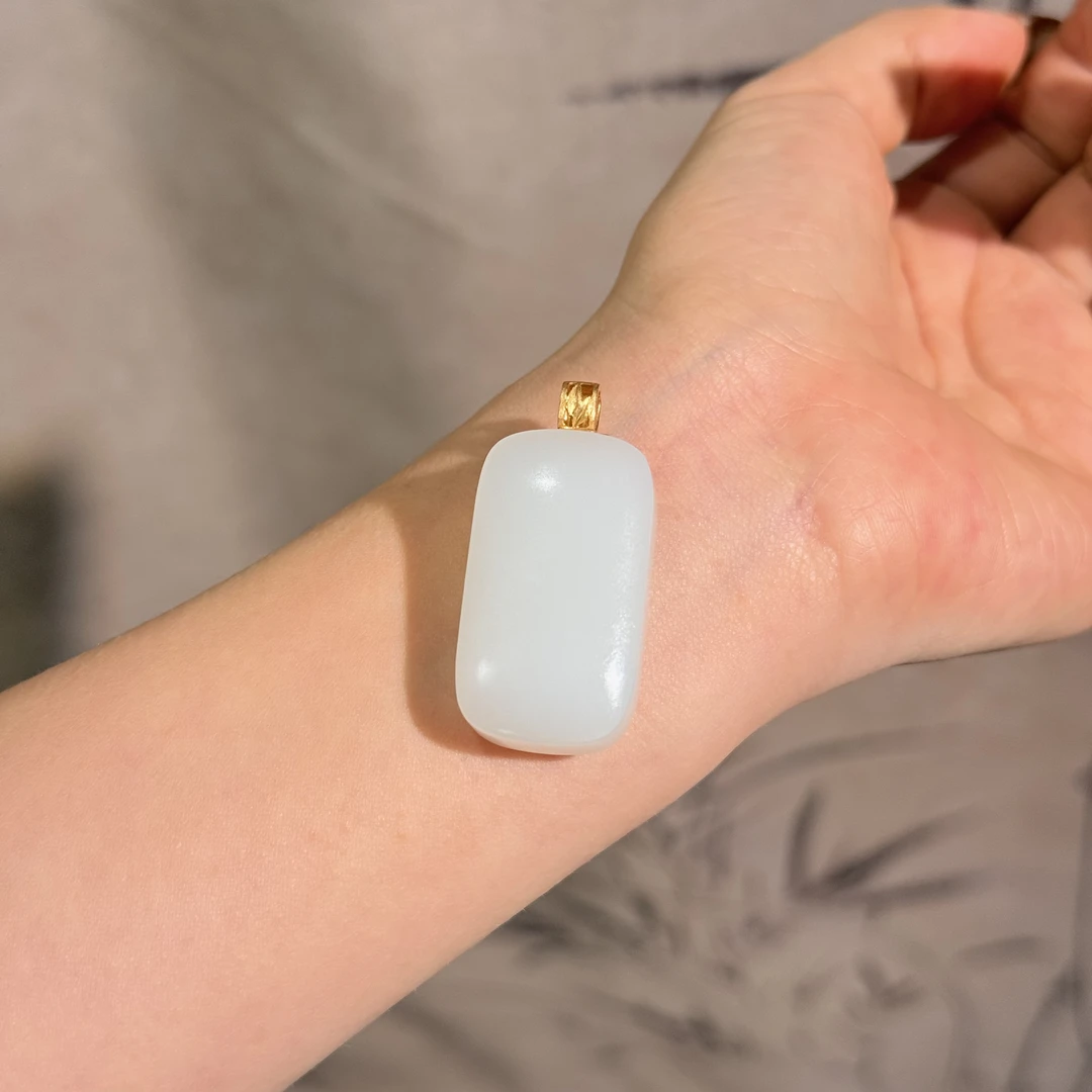 18k金白玉无事牌约40*19*13mm