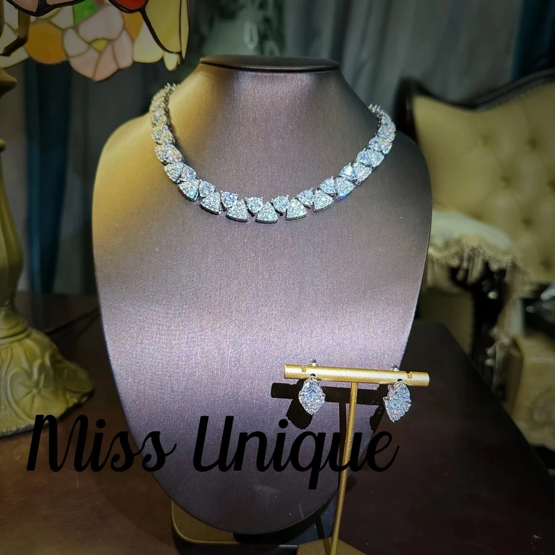 S6496白色水三角项链套装