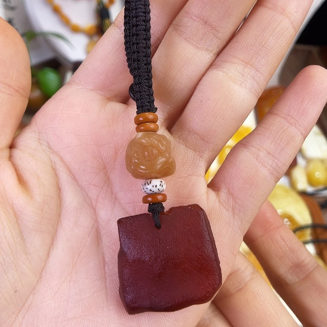 琥珀珠宝奇石未镶嵌，