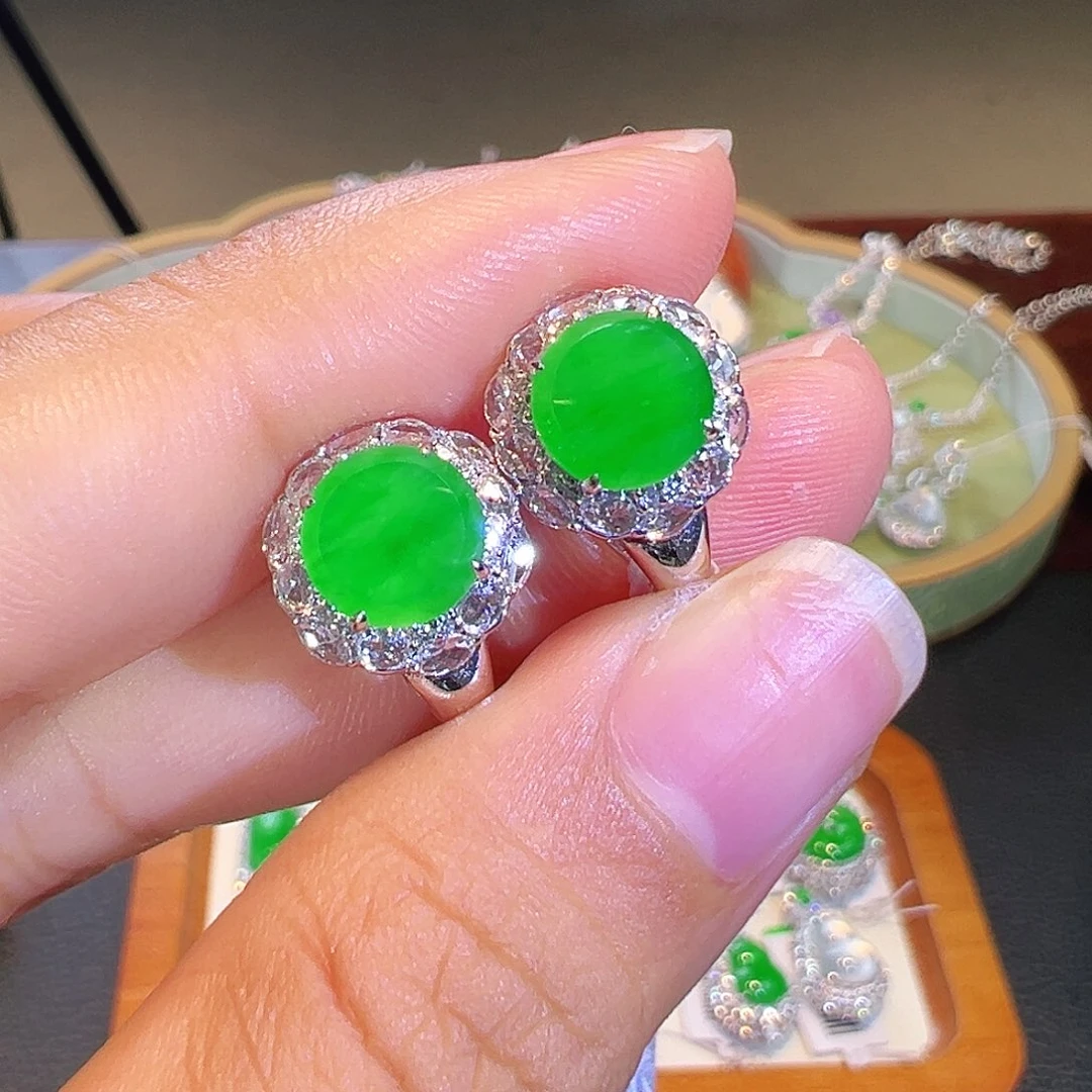 翡翠18K金镶嵌耳饰