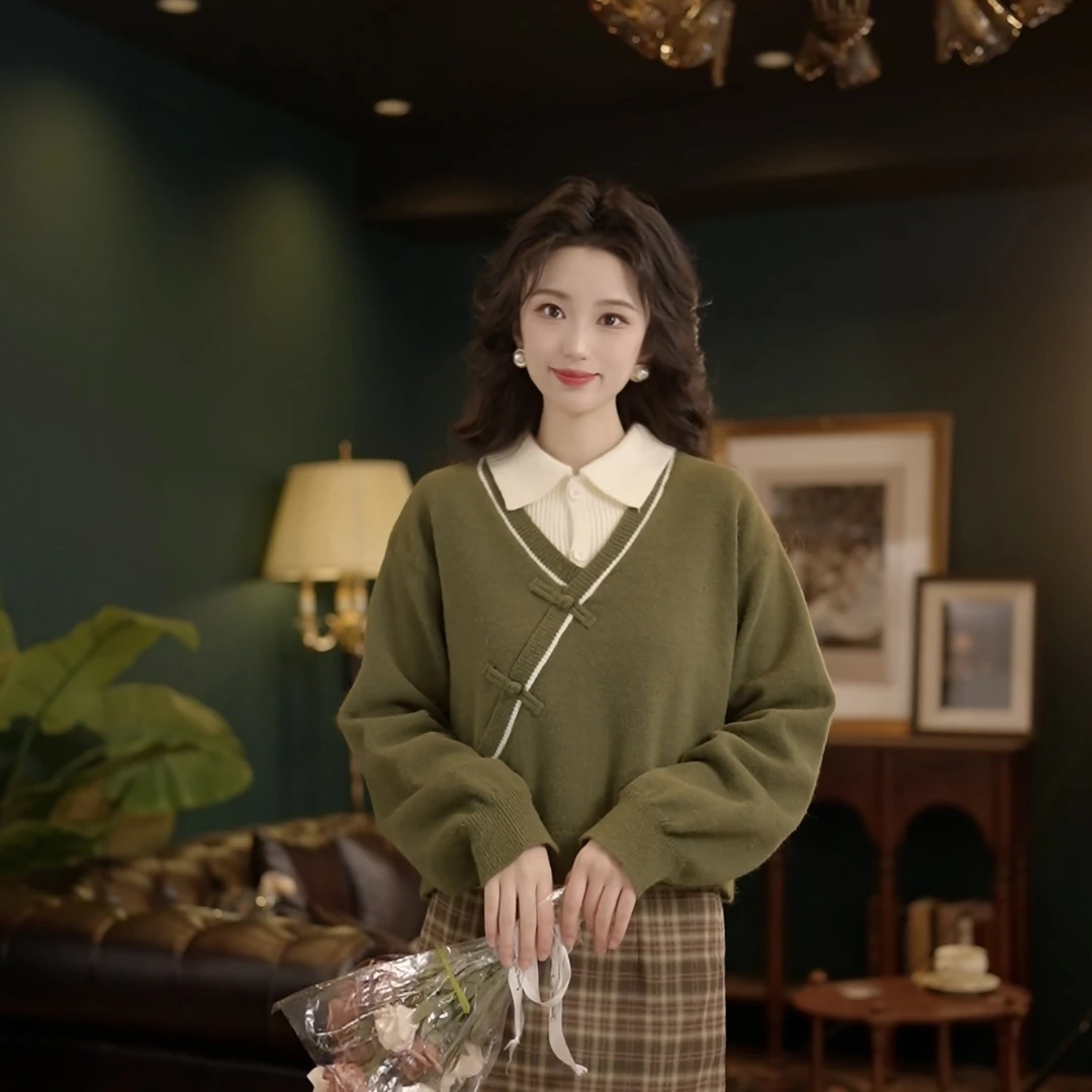 琦琦【抹茶森林】港风复古新中式假两件盘扣休闲秋冬毛衣Y1124027