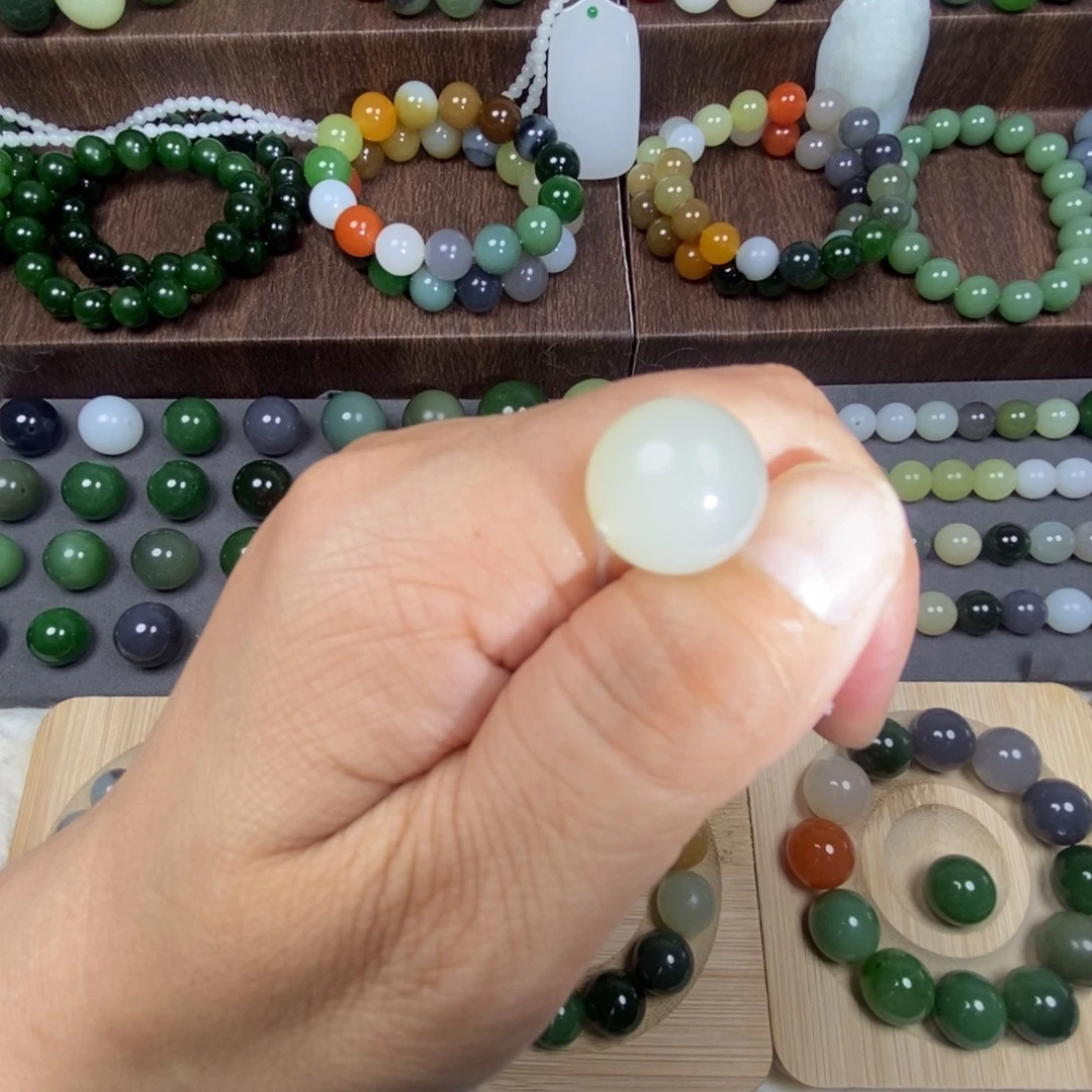 �***咚和田玉未镶嵌珠宝奇石卡14冰清水