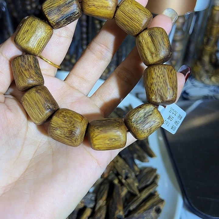 沉香手串工****租单圈白棋老料24