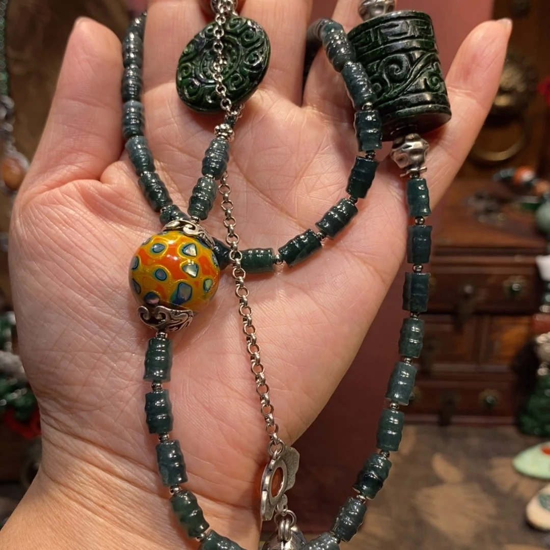 翡翠吊坠(赠链)未镶嵌