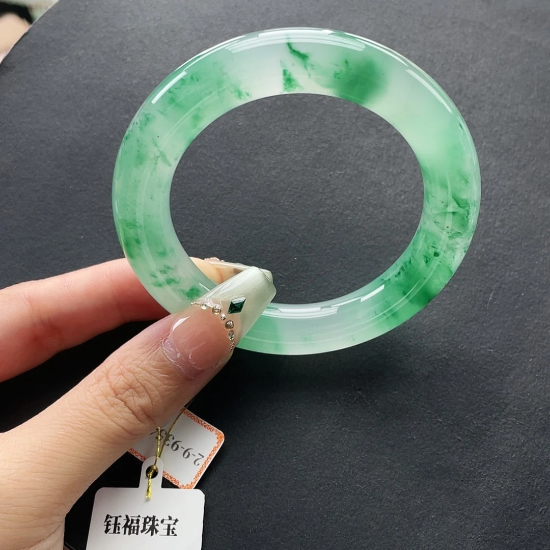 未镶嵌手镯石英质玉53.6