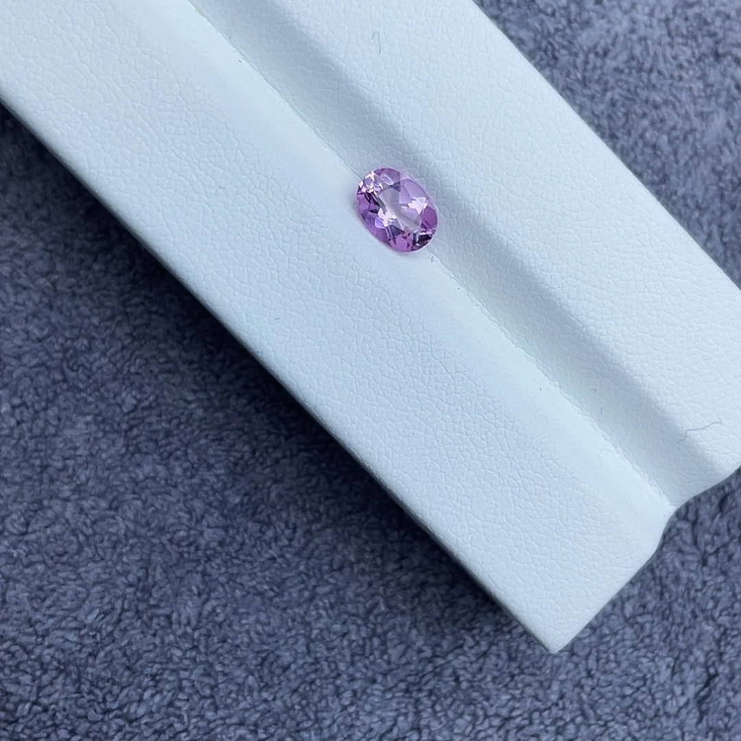 托帕石裸石0.92Ct。