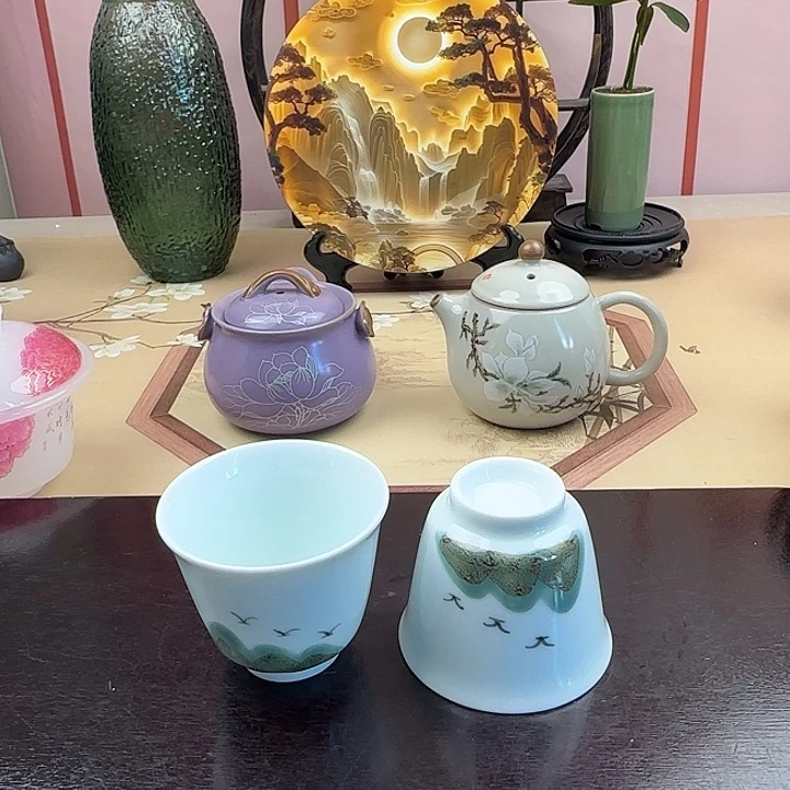 羊脂玉手绘茶杯两只装