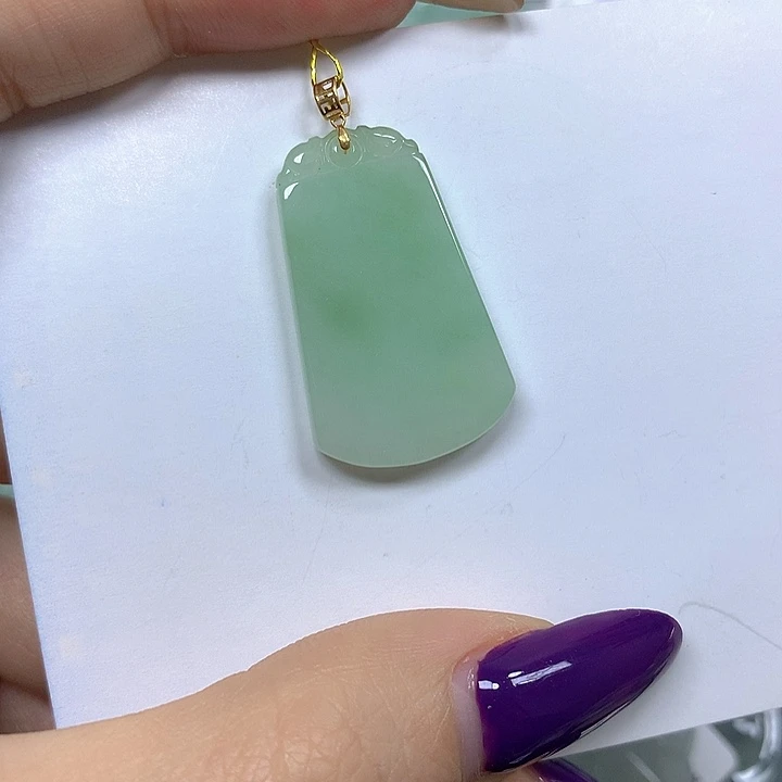 翡翠18K金镶嵌颈饰挂件