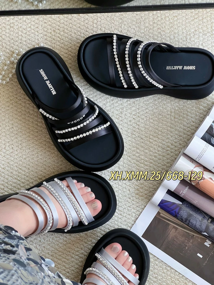 668-129新款厚底增高凉鞋女款外穿水钻2025夏季松糕高级感凉拖鞋