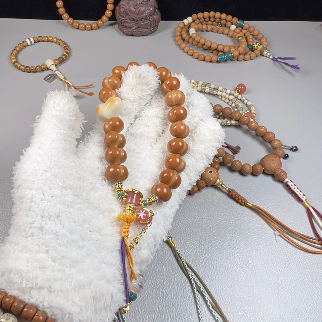 吊坠猴头核桃。。。。。。。。。。。。